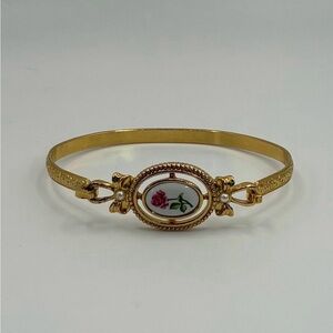Vintage Avon Gold-Tone Rose Cameo Hinged Bangle Braceket